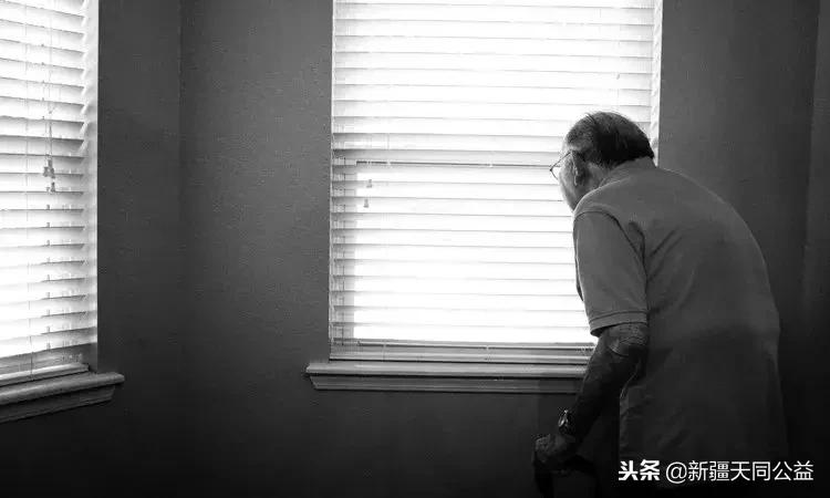 “我奶奶感染艾滋病了”:请正视老年人的性需求