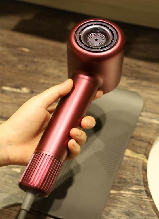 怎么护理头发干枯毛躁掉发,如何护理干枯分叉的头发