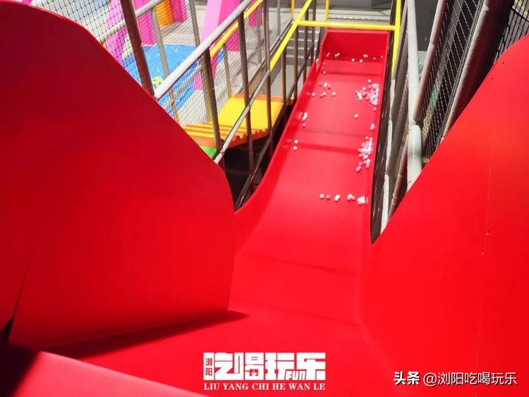 蹦床馆网红滑梯室内,旱雪滑梯蹦床公园