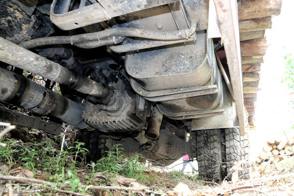 自卸拉木头神器,山区拉木头神器
