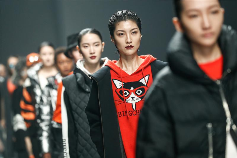 时尚之都走秀视频,时装秀深圳时尚盛典