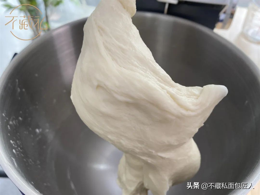 厨师机可以揉含水量低的面团吗,厨师机加黄油揉面团越来越粘