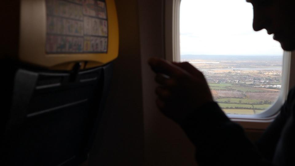 票价100块的欧洲超短线！座椅比国内廉航还窄，坐几分钟都受不了