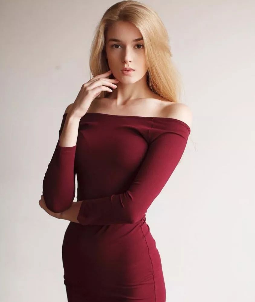 33岁俄罗斯真人芭比,俄罗斯模特像芭比娃娃