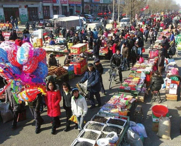 农村现割牛皮带,农村集市20元一根现割牛皮带