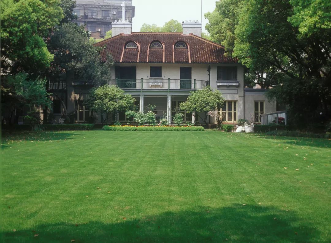 淮海路和南京西路哪个繁华,南京西路vs陆家嘴