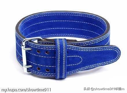 力量举可以穿举重鞋么,举重腰带要硬还是软