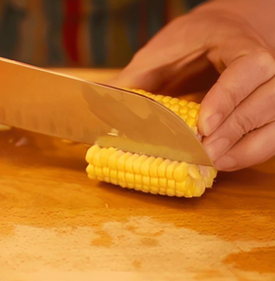 一斤玉米带皮能剥多少玉米粒,水果玉米怎么剥成玉米粒