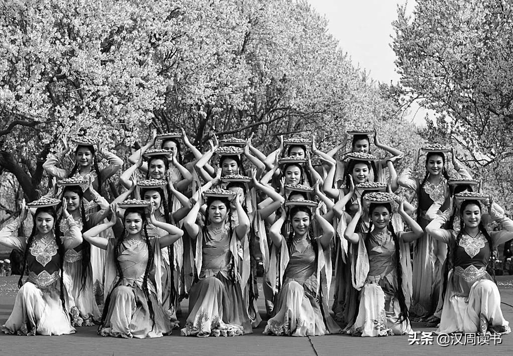 维吾尔族世代流传的“人间圣果”——巴旦姆