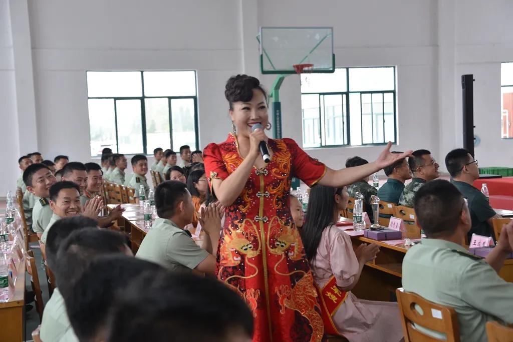 最美军旅情赞歌壮你行|市文化志愿者爱心艺术团慰问演出欢送退役战士