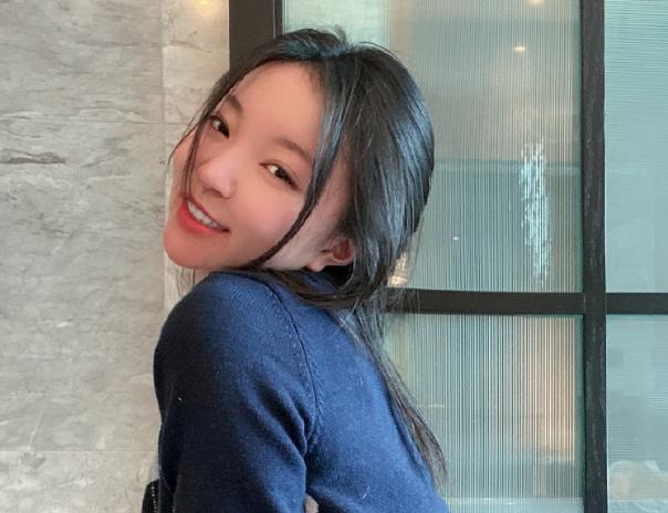 女驸马小潘潘惹争议,网红小潘潘翻唱黄梅戏遭网友批判