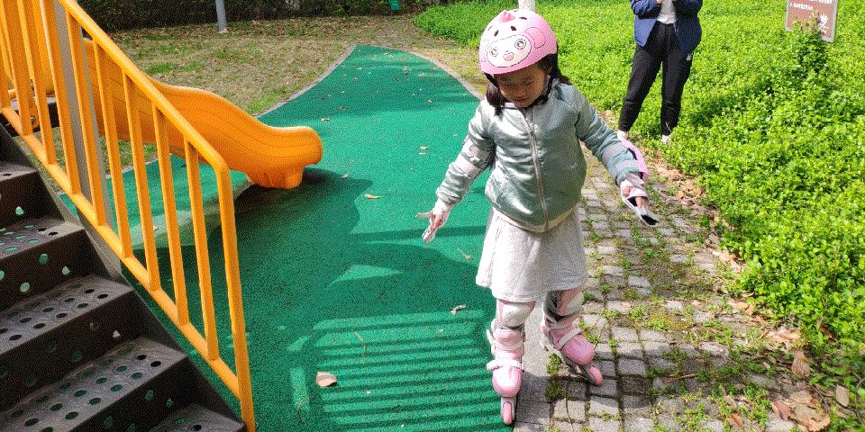 柒小佰儿童轮滑护具,柒小佰轮滑推荐