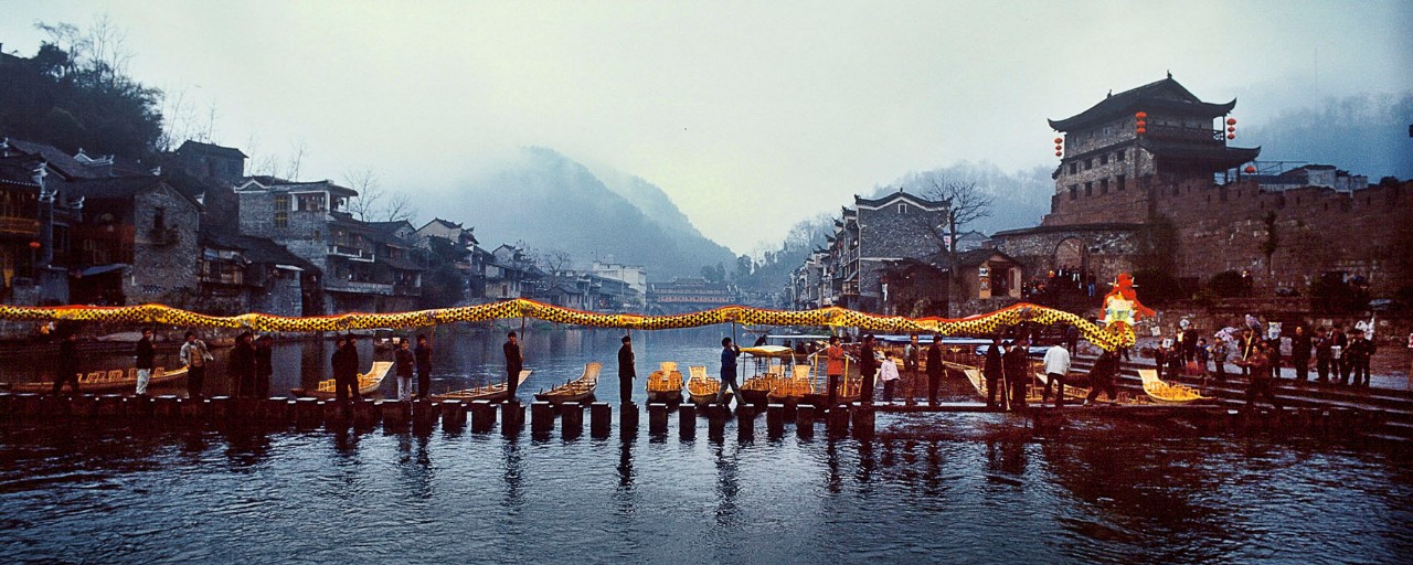 凤凰古城徒步讲解打卡视频,凤凰古城仙剑三取景地打卡