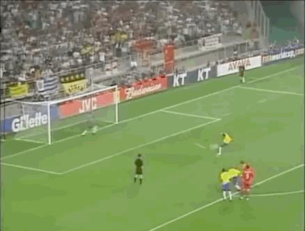 巴西足球历史十大球星名单,巴西十大足球巨星排名