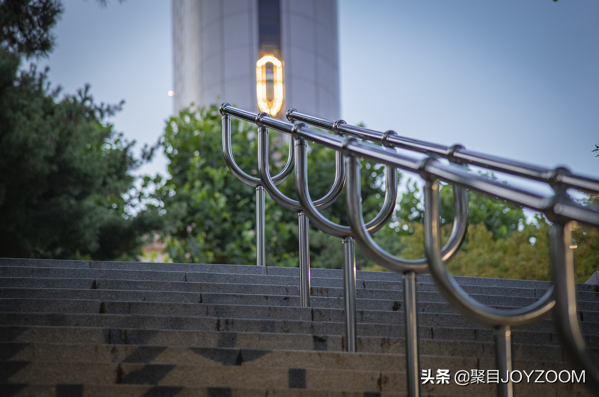 佳能28-70f2.8一代镜头值得购买吗,佳能rf28-70mmf2镜头测评