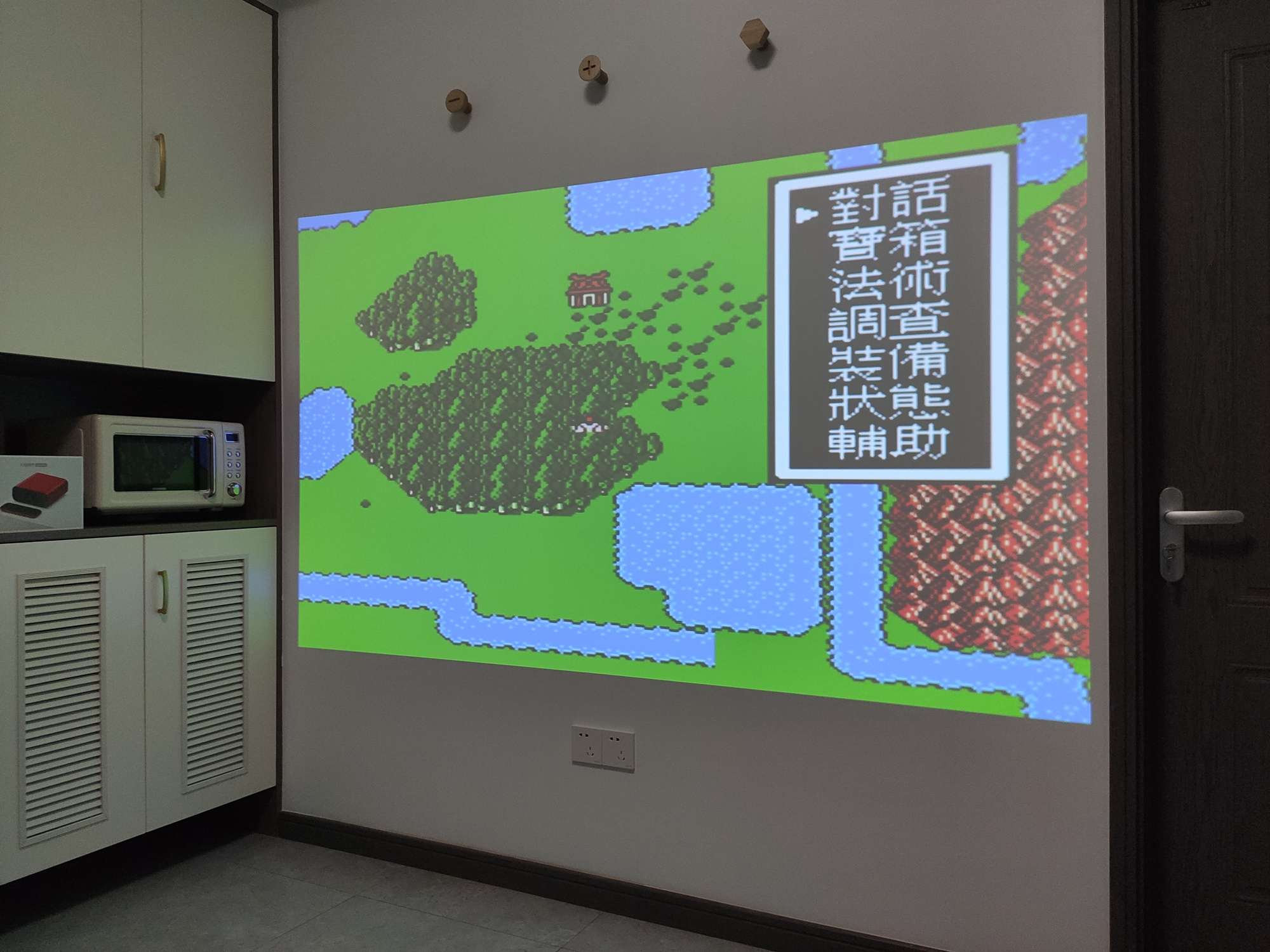 投影仪小巧可以投天花板,投影仪可以做到很小吗