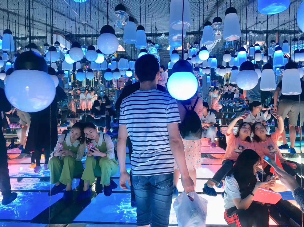 浙江金华迪士尼乐园,迪士尼城堡和迪士尼乐园