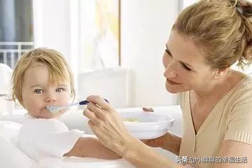 0到1岁的宝宝怎么喂养,0-1个月新生儿喂养标准