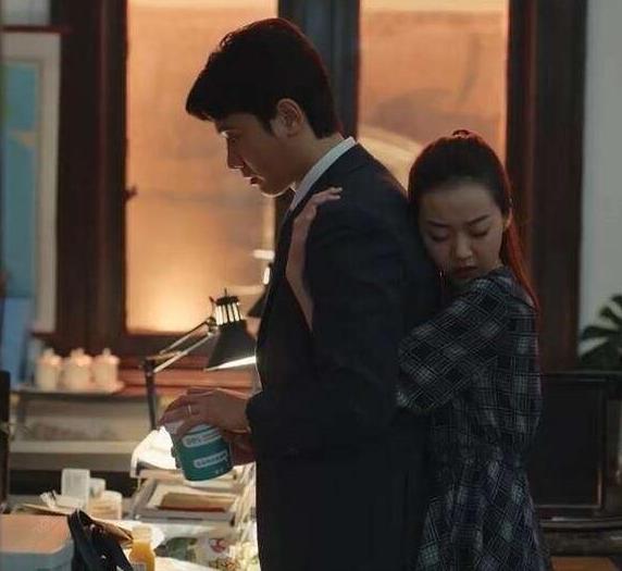 妻子的2件内衣，一张1981元购物单，1件快递，让出轨丈夫下跪求和