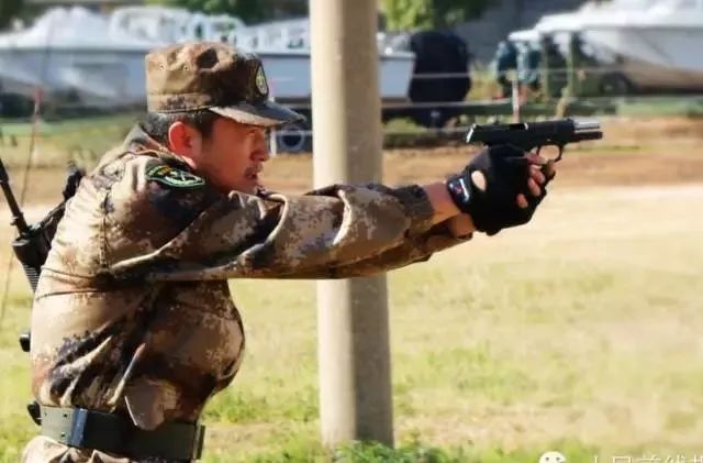 吴京戒赌镜头,赌侠2002张家辉吴京