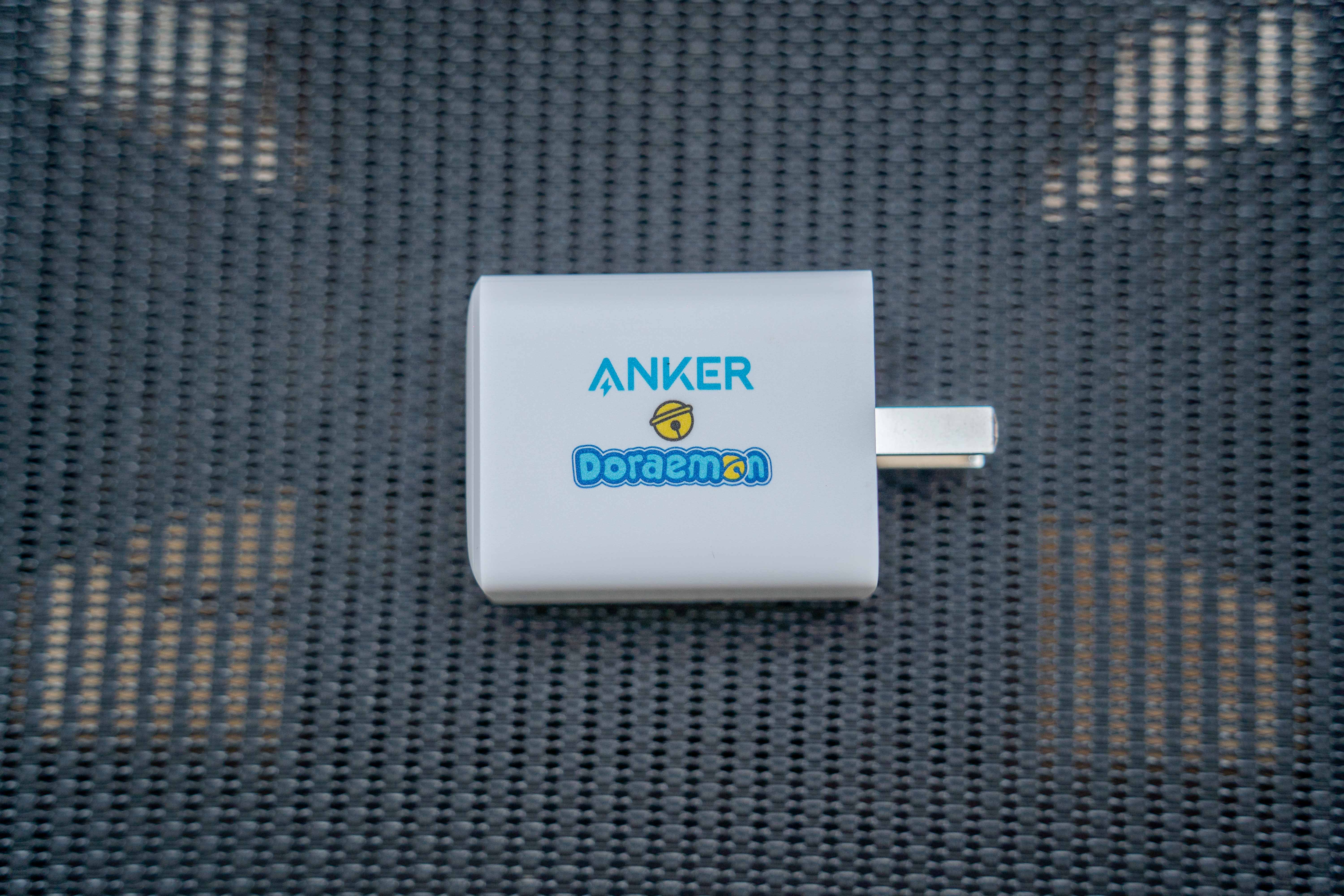 为颜值买单,Anker哆啦A梦联名款PD65W充电器