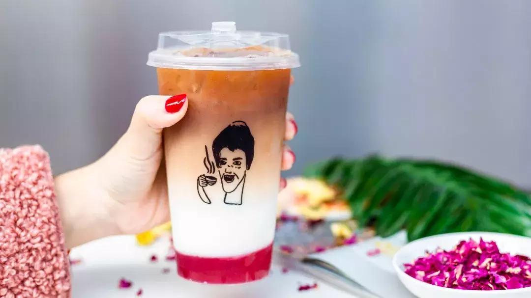 火爆台湾的“丑丑奶茶”首现厦门,拿着5分钟竟被搭讪10次……