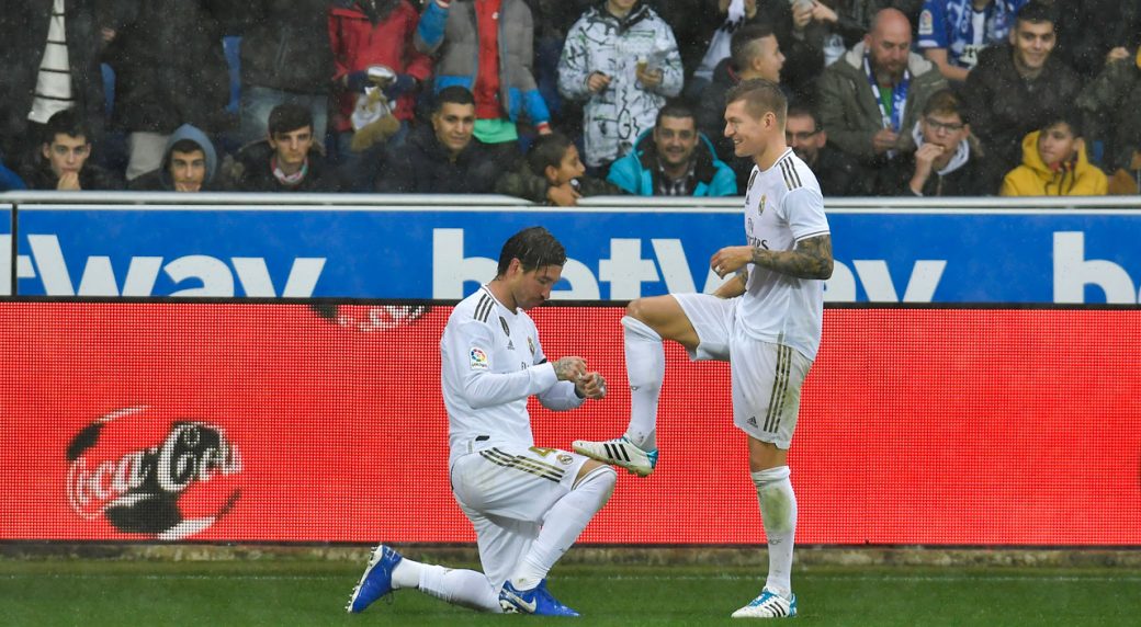 德国足球克罗斯绝杀,德国中场致命弧线克罗斯