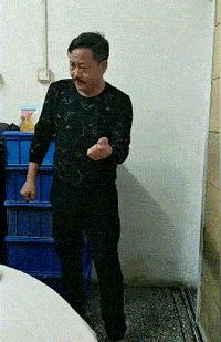 搞笑gif段子实在是猝不及防啊,搞笑gif段子狗都流口水了