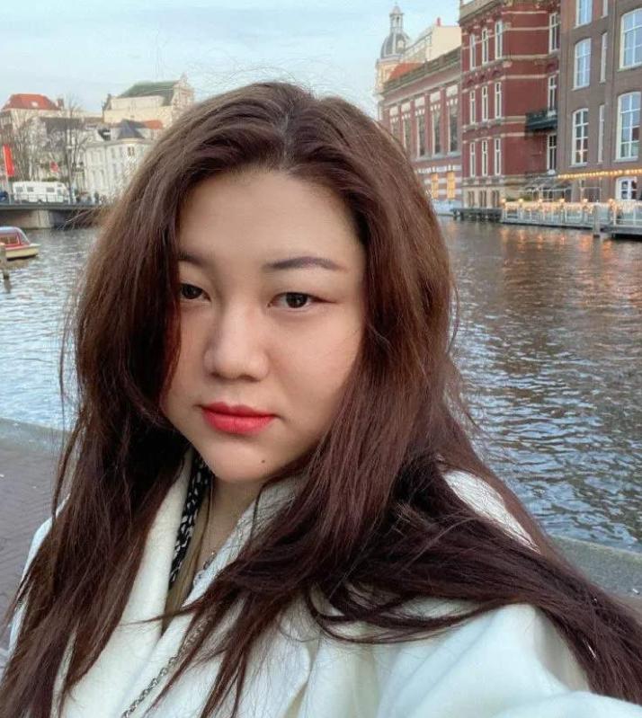 杨天真豪宅内景罕曝光，万元高奢鞋买来当摆设，一面墙能抵一套房