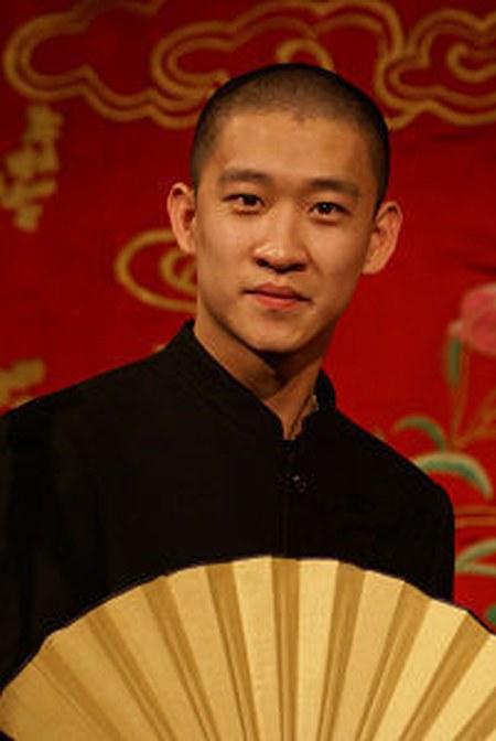 曹云金离开时郭德纲发生了什么事,曹云金拜师郭德纲下跪了吗