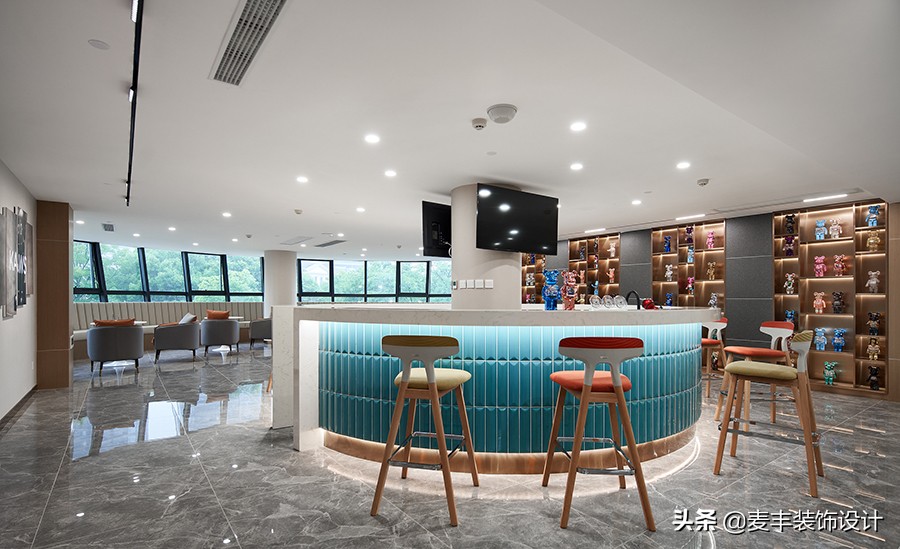 杭州豪华型汽车洗美店THEONE，1000㎡现代主义工装项目落地