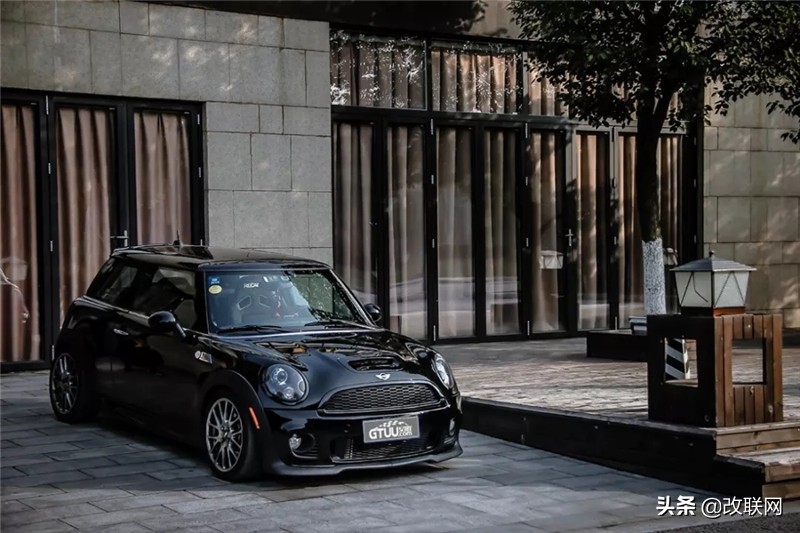 这是情怀体现的MINIR56JCW帅到爆炸