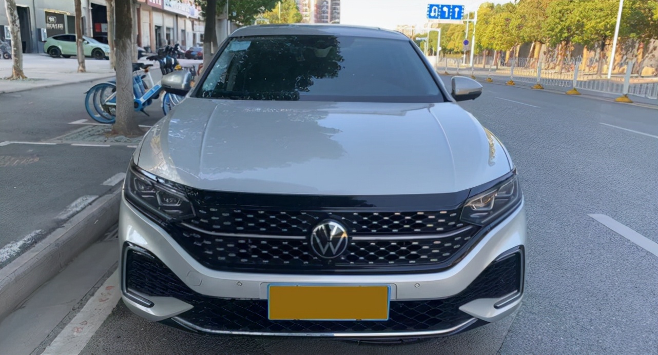 恭喜车主喜提新车帕拉梅拉,大众帕萨特跑13万公里