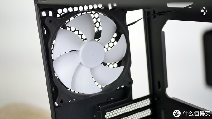 安钛克p101机箱,安钛克机箱缺点