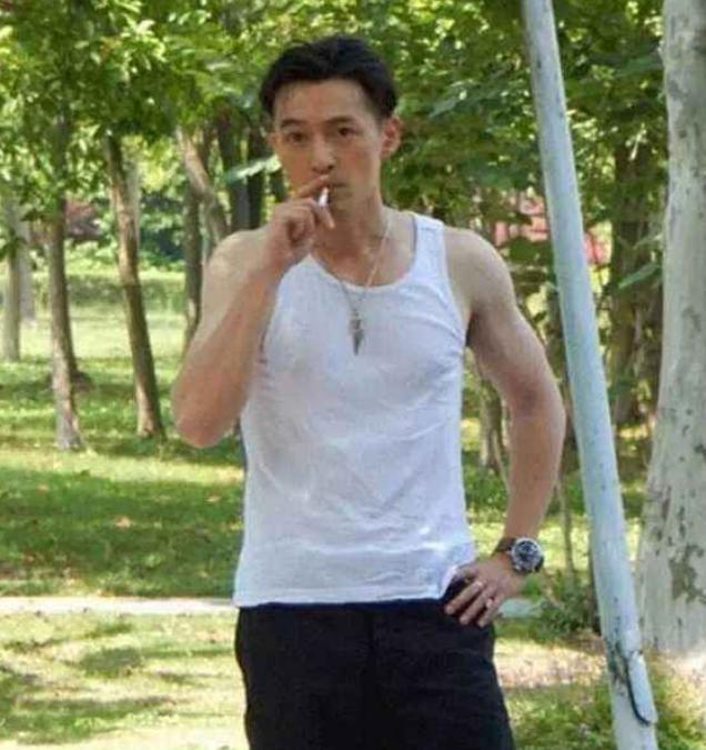 明星权志龙抽的什么烟一盒15万 (权志龙为啥抽15万一包的烟)