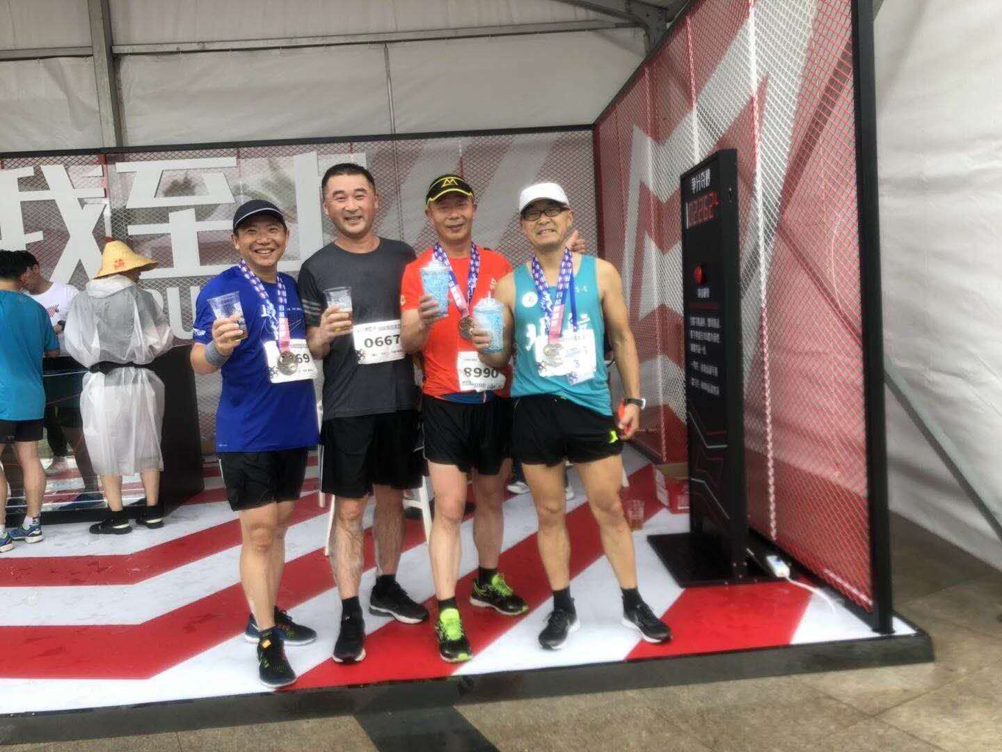 啤酒跑步赛,啤酒泡沫挑战赛