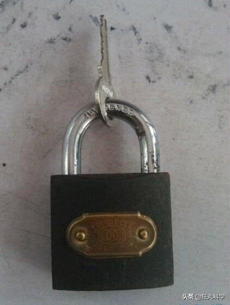 钥匙是怎么插进锁的解剖图,钥匙怎么解开密码锁