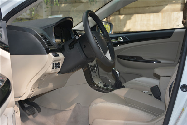 比亚迪e5400试驾,比亚迪e52017和2016款的区别