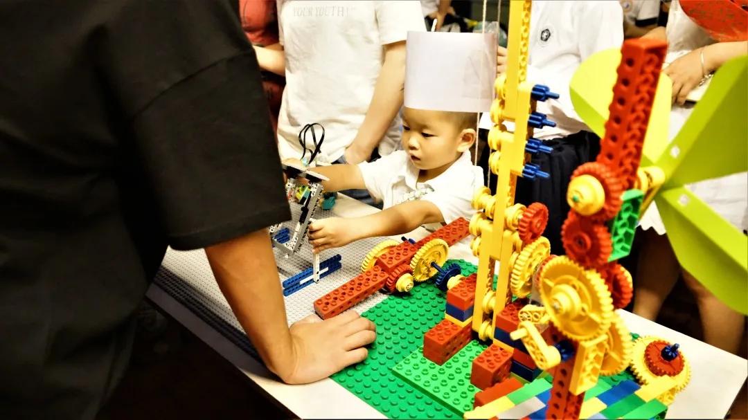 碧桂园家圆团圆军训,碧桂园家圆团圆挑战赛