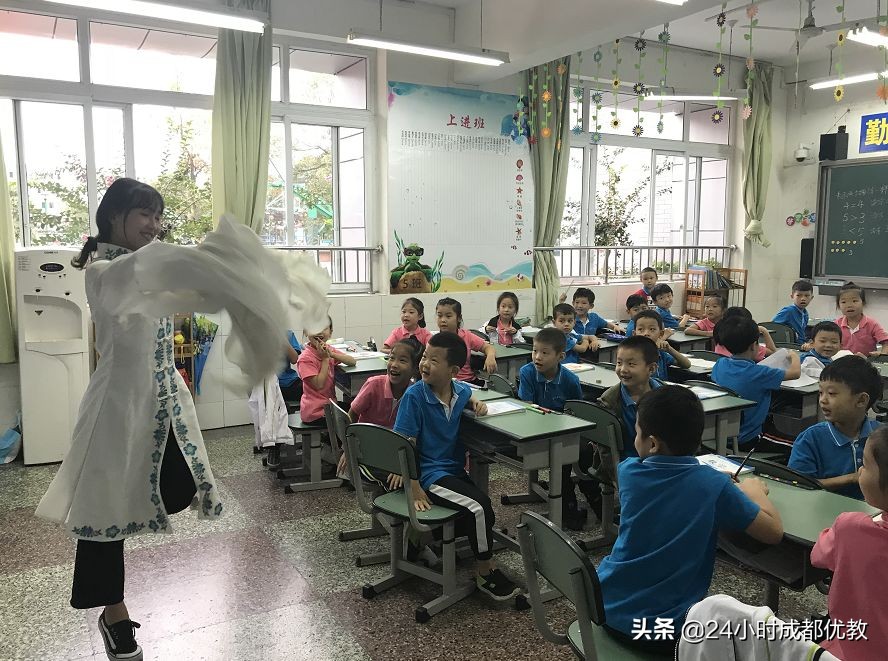 有情怀、国企管、小班化、性价比超高，尽在成都盐道街外语学校