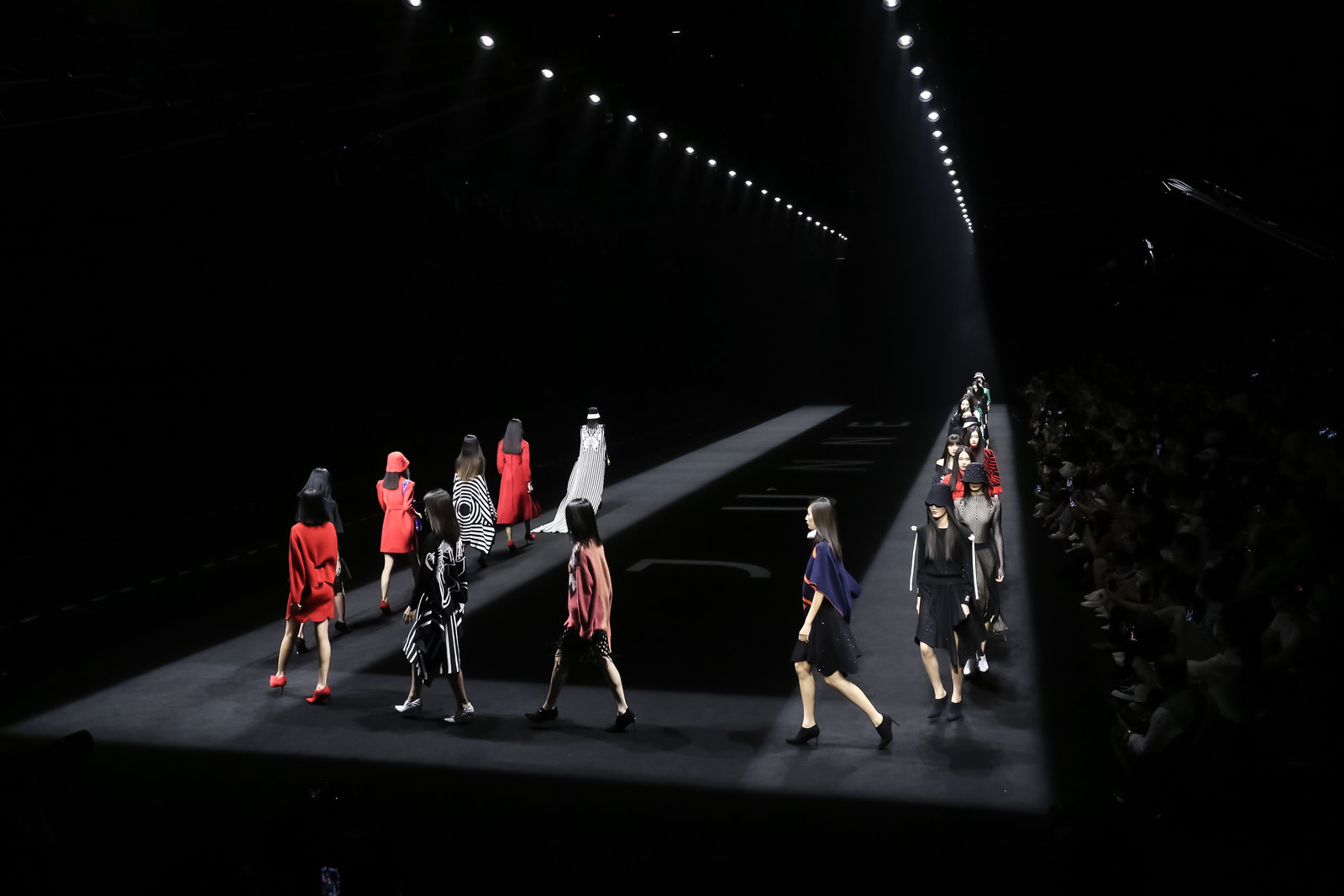 JUNNE品牌2022春夏“第六宫”系列亮相北京