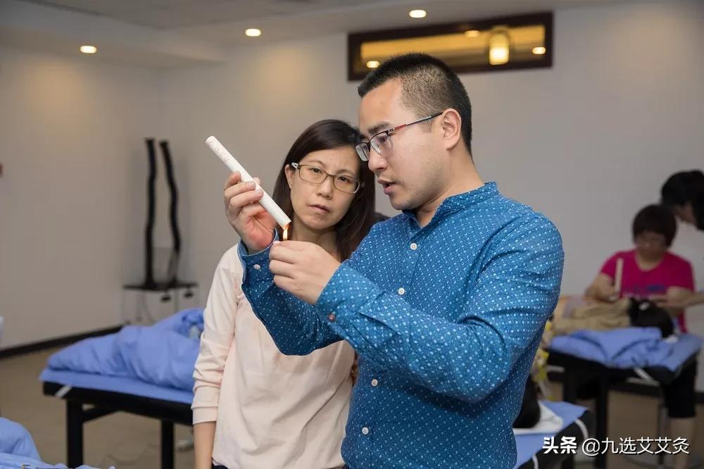 艾灸的三个阶段和十大灸感,艾灸的四种施灸手法