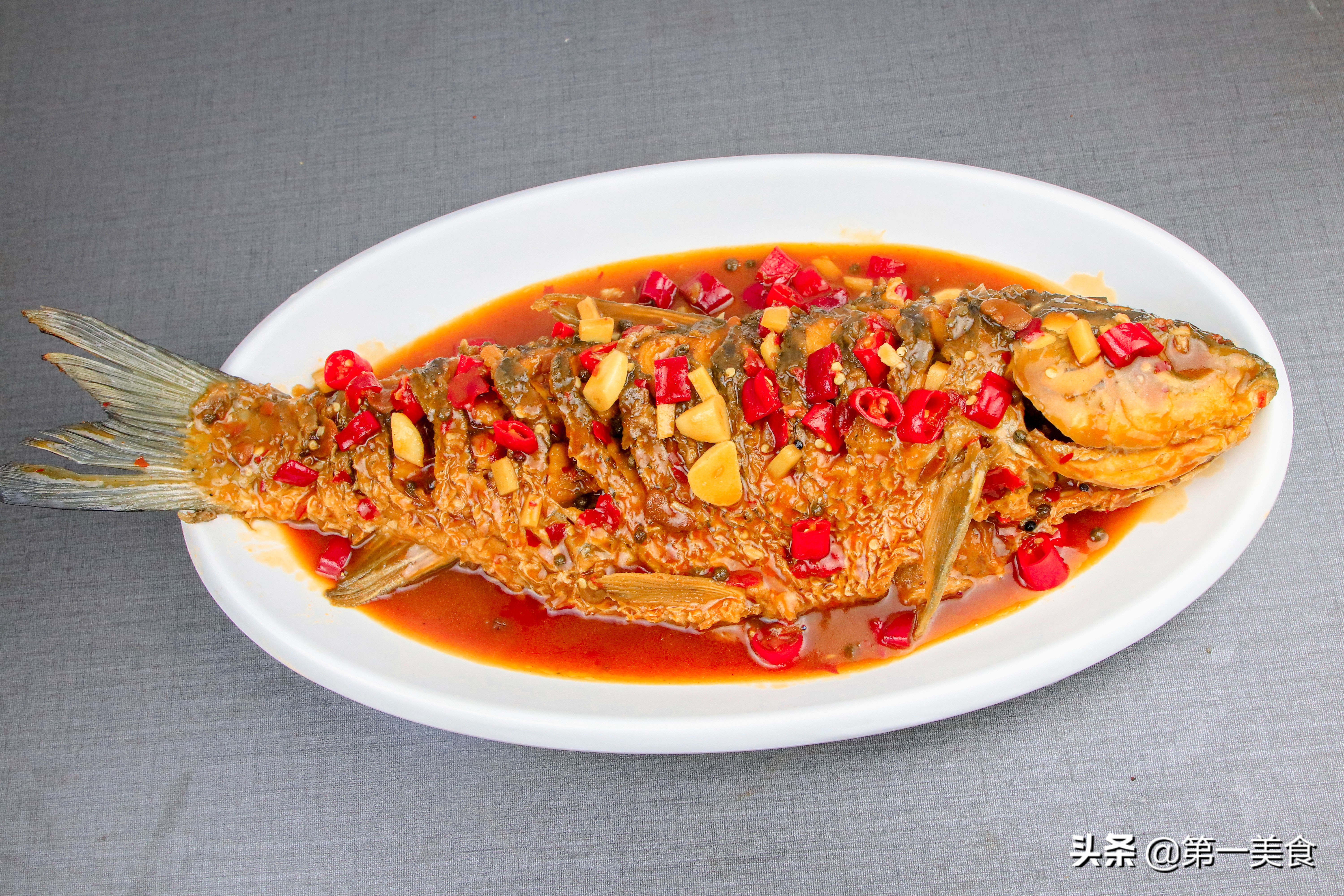 红烧鱼如何不粘鱼皮,红烧鱼怎样不坏