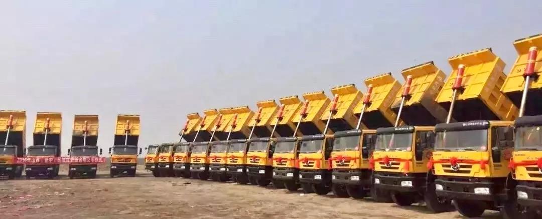 上汽红岩金刚高温爬坡,红岩自卸车名牌