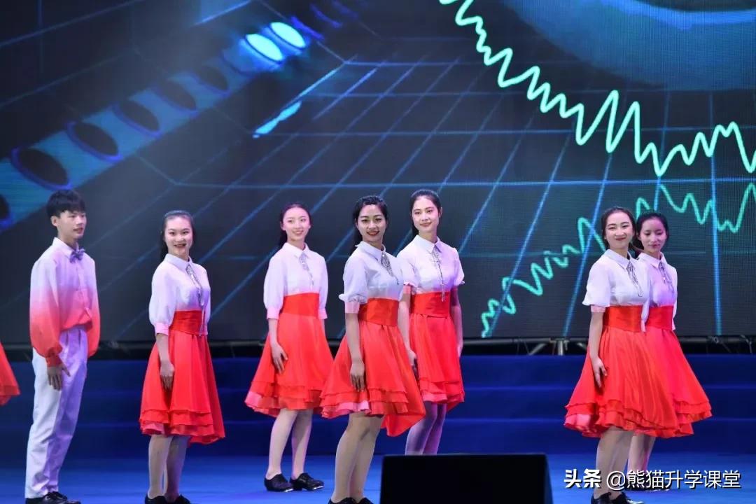 「中考招生」@高2023届新生，重庆十八中欢迎你