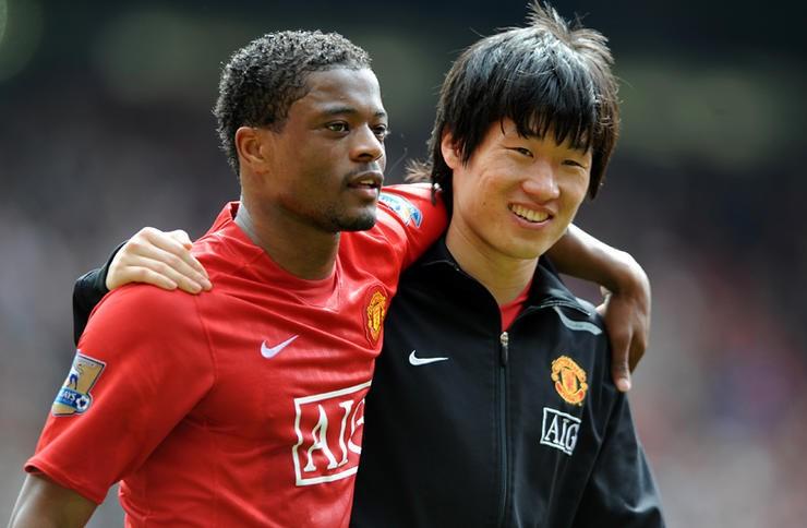 埃弗拉庆祝曼联夺冠,足坛故事录