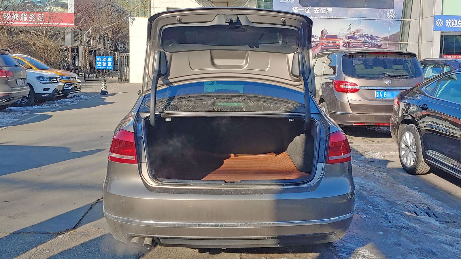 这辆*萨特帕**御尊版1.8T性价比不错：大半喷涂5年半价