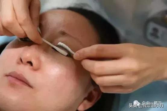 干眼症科普简短,七叶洋地黄双苷滴眼液治疗干眼症