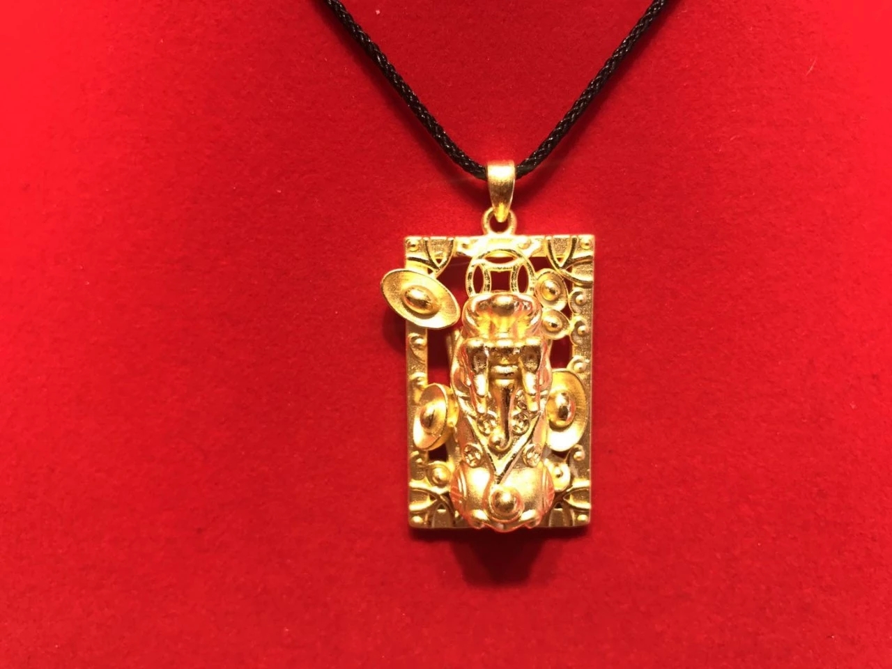 象牌吊坠什么含义,戴关羽吊坠的含义