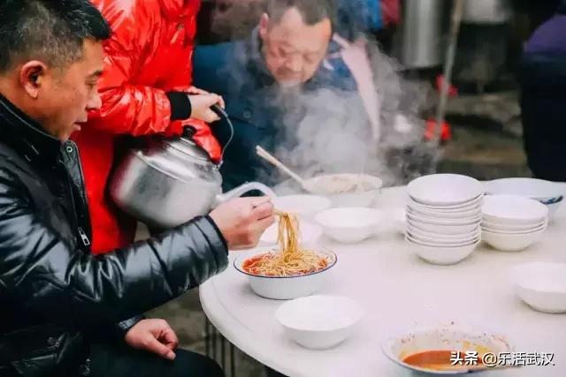 武汉美食牛肉面20块一碗,武汉好吃的老碗面